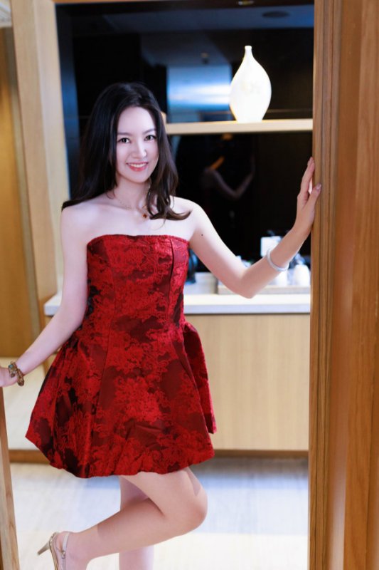 Model photo 3