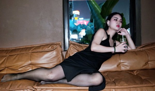 Model photo 2